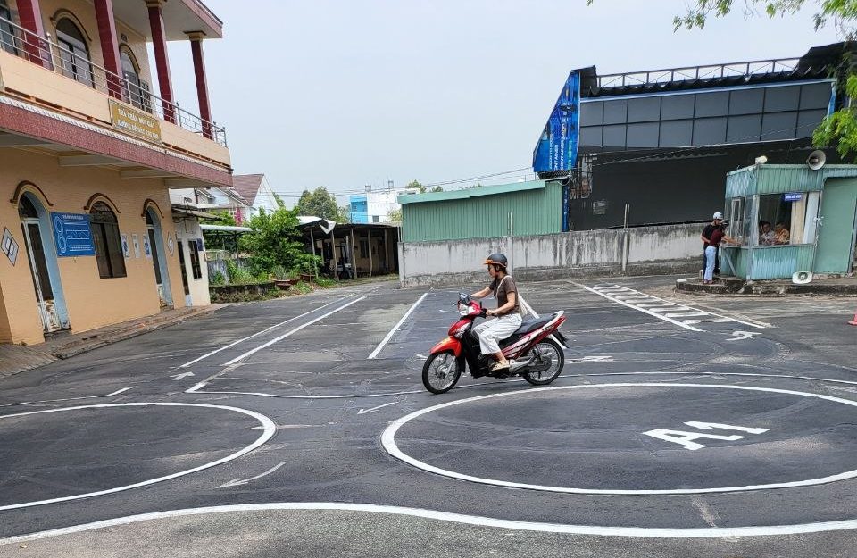 Thi sát hạch bằng A1 - mô tô dưới 125cm3 tại Trung tâm Đào tạo và Sát hạch Lái xe Tư thục Bình Dương