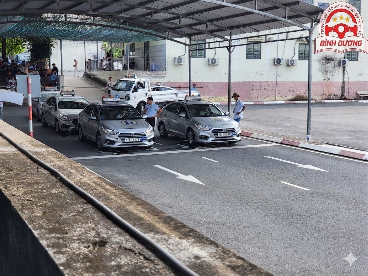 Sát hạch lái xe ô tô, bài thi trong hình