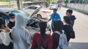 Học viên Tư thục Bình Dương bắt đầu làm quen với xe sau khai giảng